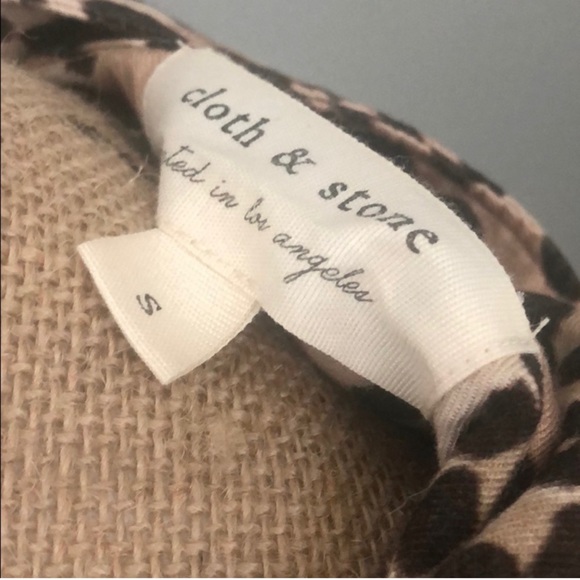 Cloth & Stone Leopard Print Crop Top 🐆 - Picture 5 of 5